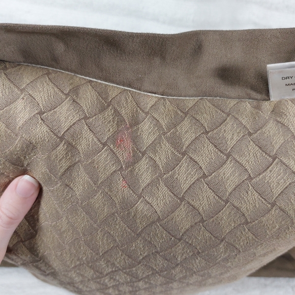 Waterford Linens Throw Pillow 14"x 14" Tan Taupe BasketWeave Zig Zag 3D Design - Picture 7 of 8